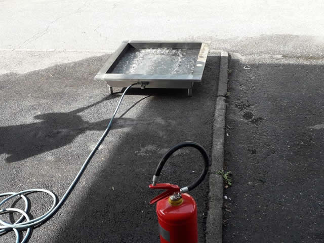Noleggio vasca per prova pratica antincendio